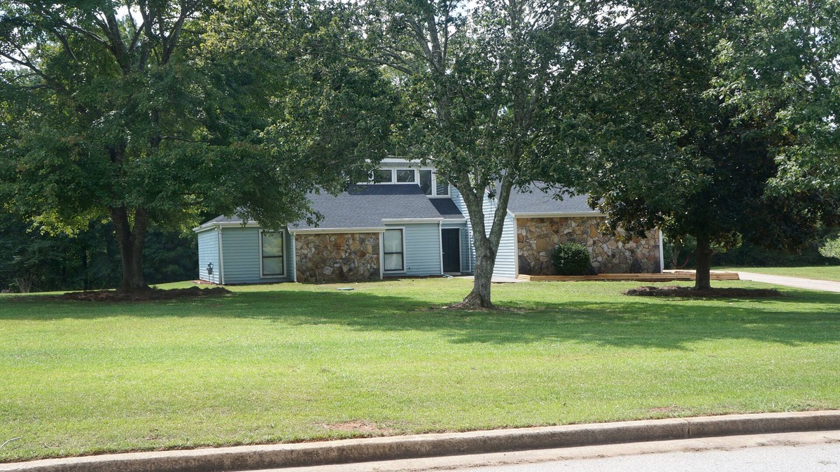 Fayetteville House | Near Trilith Studios, Piedmont Fayette Hospital, and convenient to Atlanta