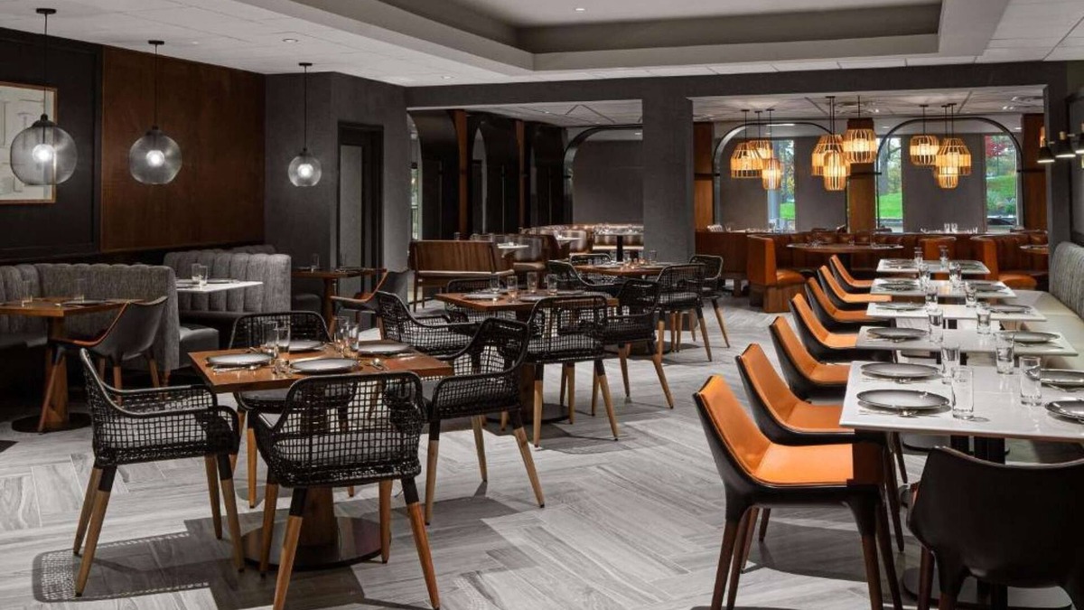 King of Prussia Hotel | Near Valley Forge | Shuttle. Restaurant. Gym.