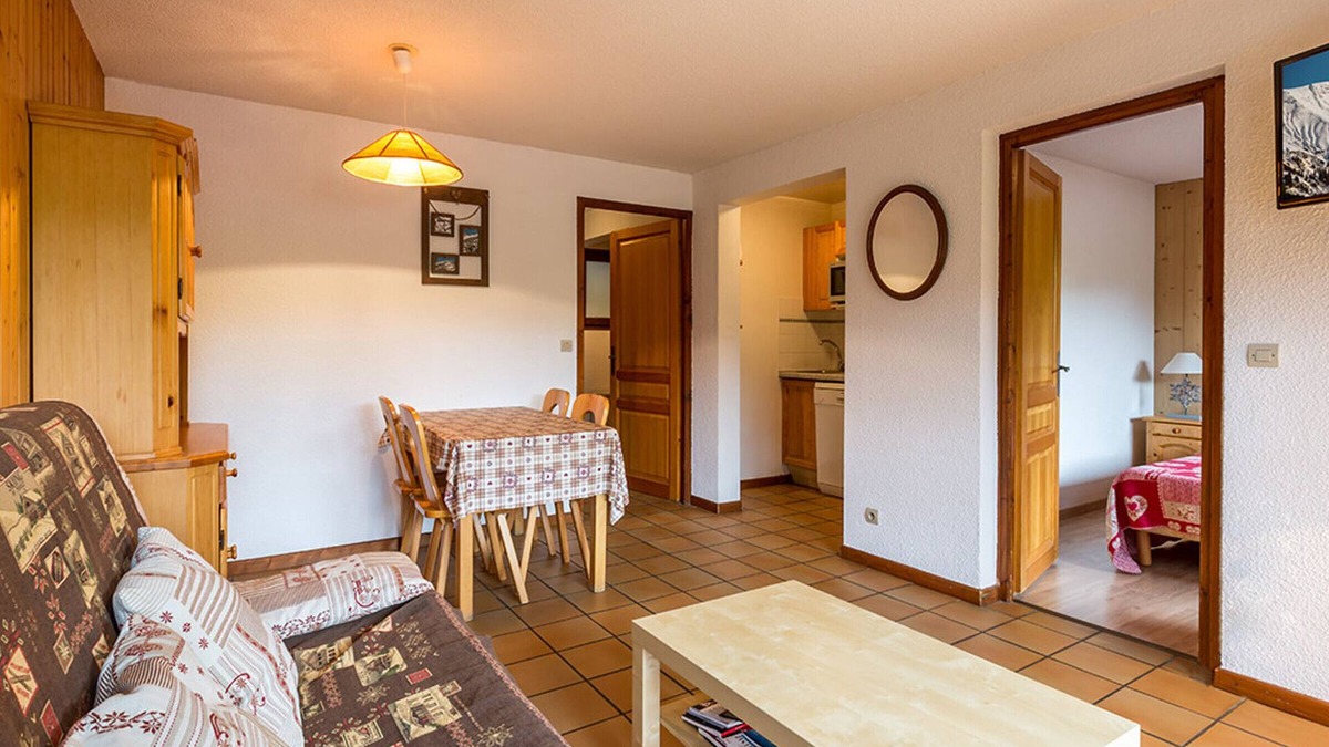 La Clusaz Apartment | Near village, ski slopes and aquatic area, 2 rooms + nook, garage, pets allowed