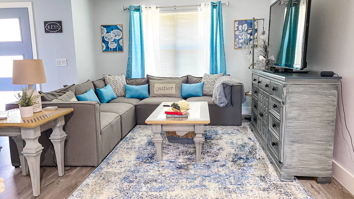 Dallas House | Near White Rock Lake and Arboretum, Relax and Clean 5 Bedrooms
