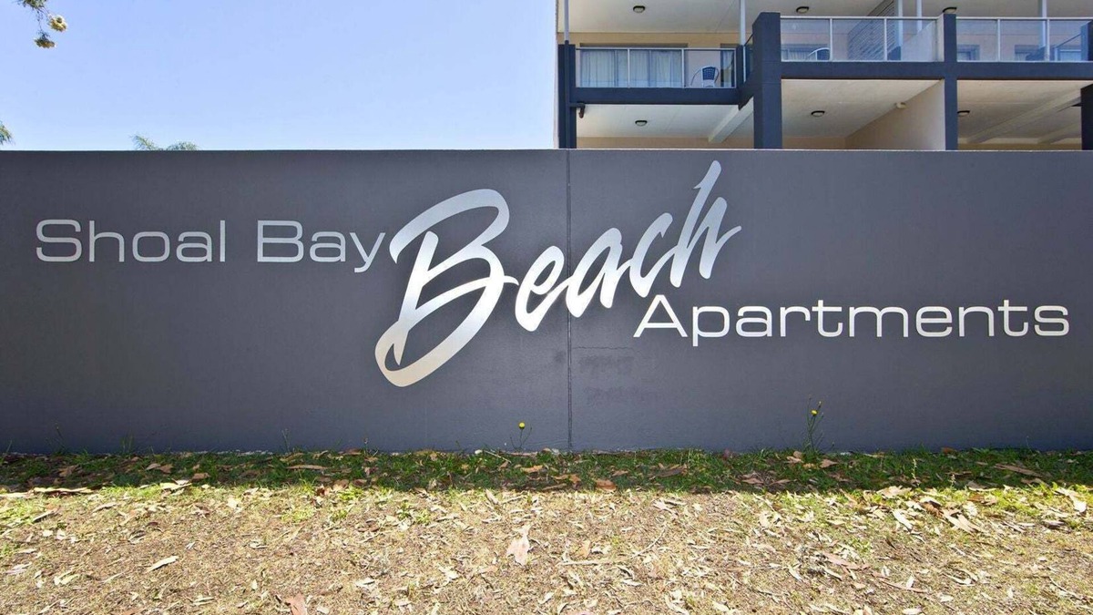 Shoal Bay Apartment | Neat, clean, 1 bedroom close to Shoal Bay Beach !