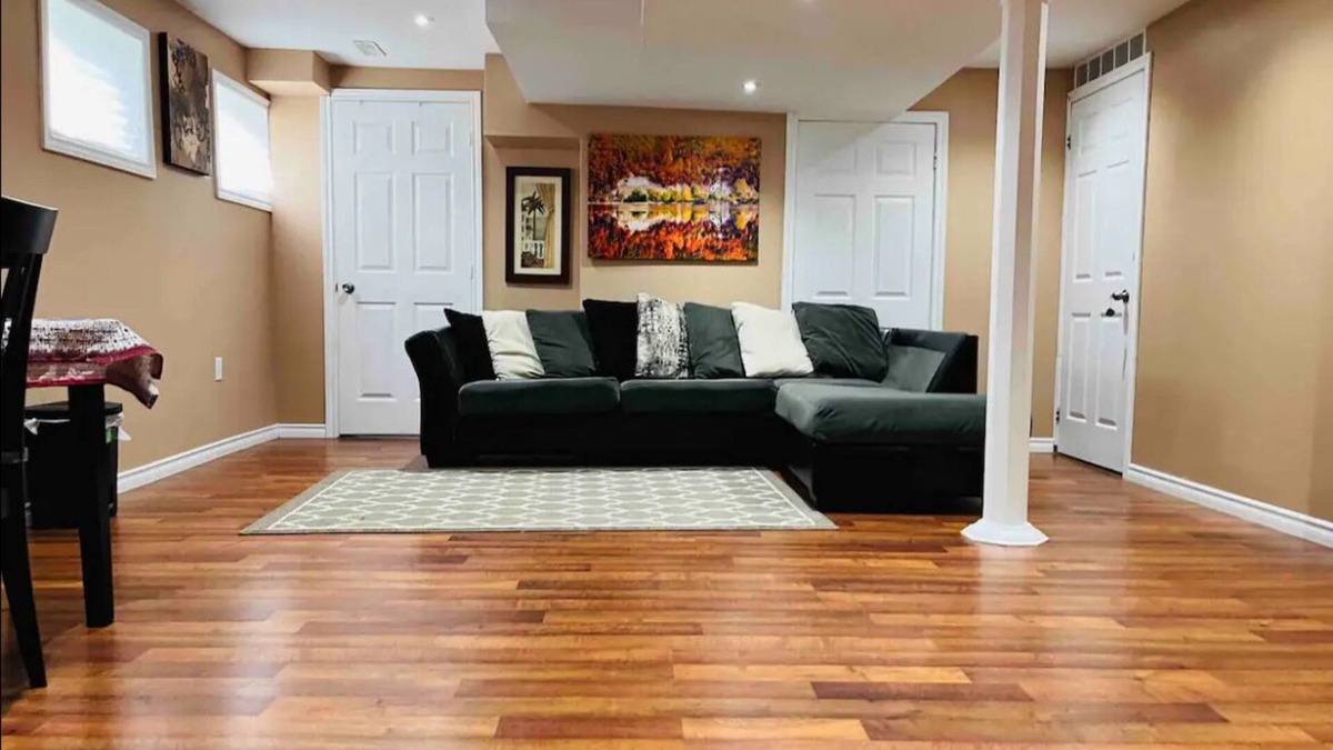 Brantford House | Neat & Cozy Private Basement in a House for your stay
