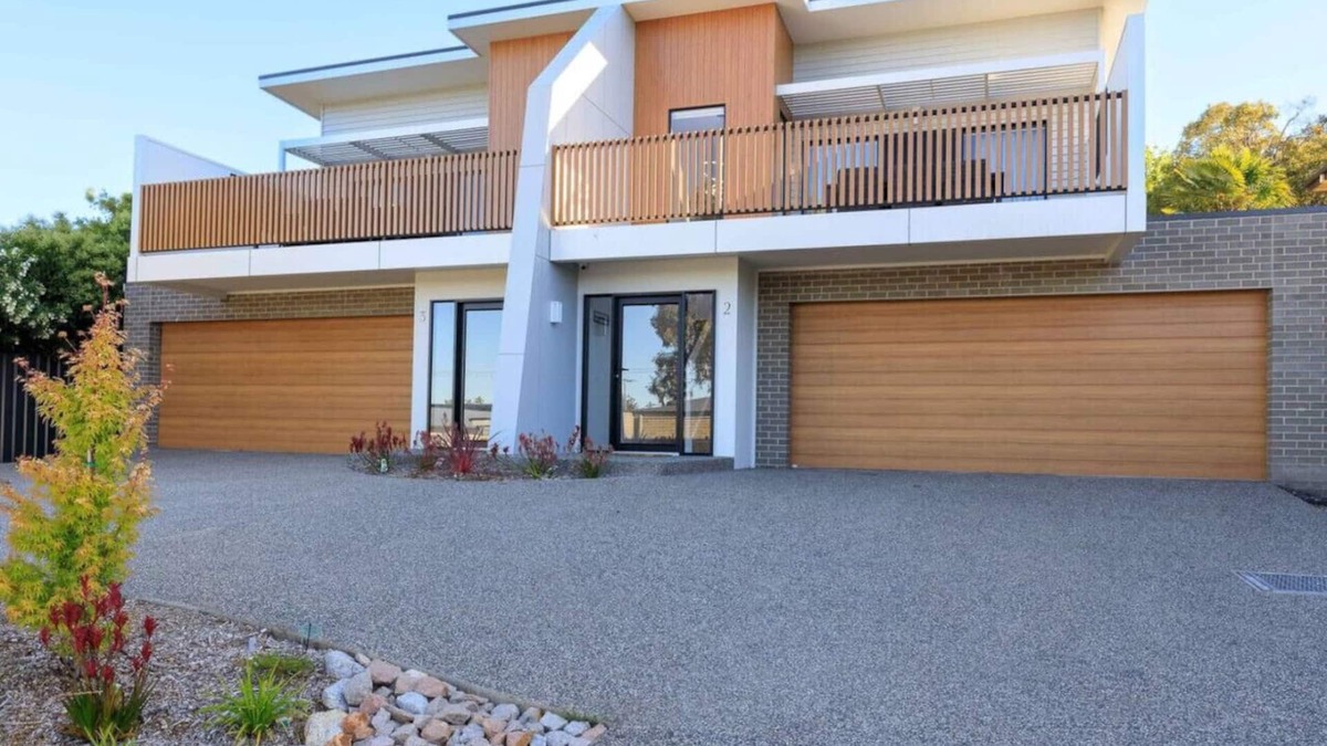 East Albury House | Neddidge Apartment 2