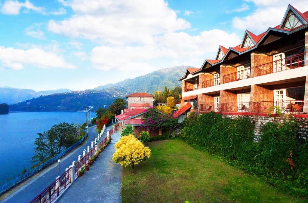 Bhimtal Resort | Neelesh Inn- A Luxury Lake View Hotel- 20 kms from Nainital