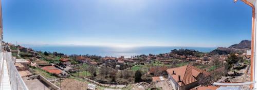 San Lazzaro House | Nel blu dipinto di blu