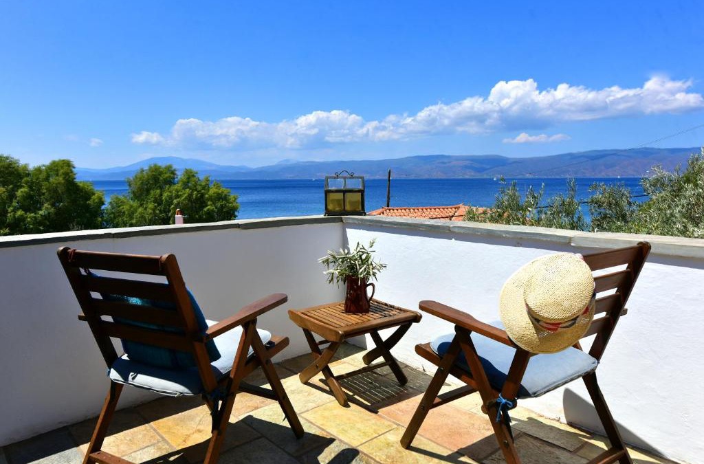 Hydra House | Nelly's Coastal Family House