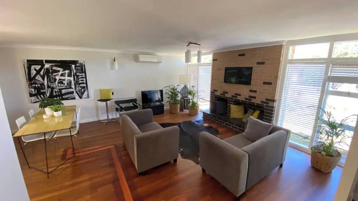 Mira Mar House | Nelson Cottage - relaxed retro, modern & original