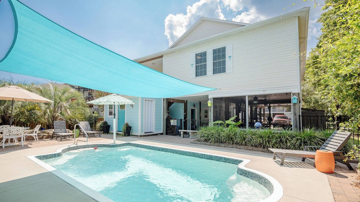 Tranquil Harbour House | Nemo's Place: 2 Single Kayaks, 5 Bicycles and Room for Outdoor Entertaining