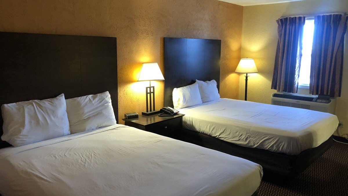 Dodge City Hotel | Nendels Inn & Suites