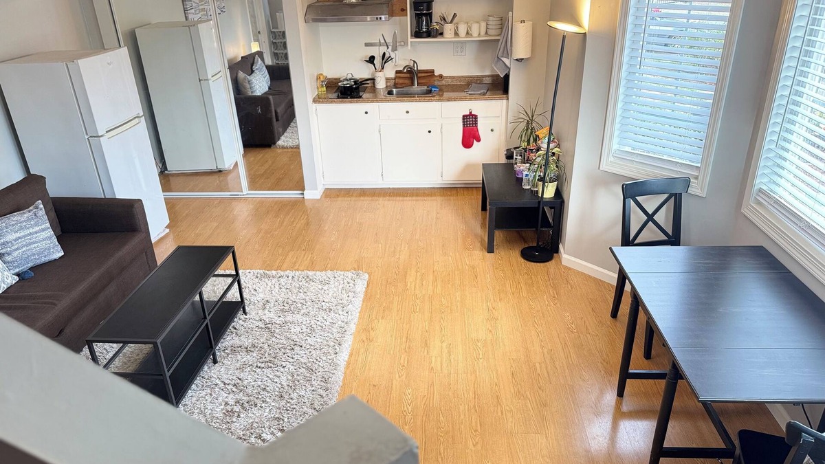 Fremont House | nEnjoyable private entry unit with private bathroom, kitchen, washer and dryern