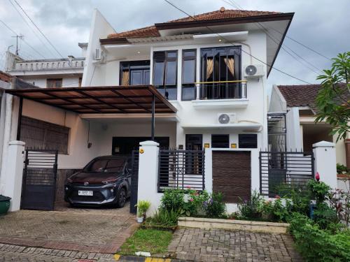 Malang House | Neomi Homestay Malang