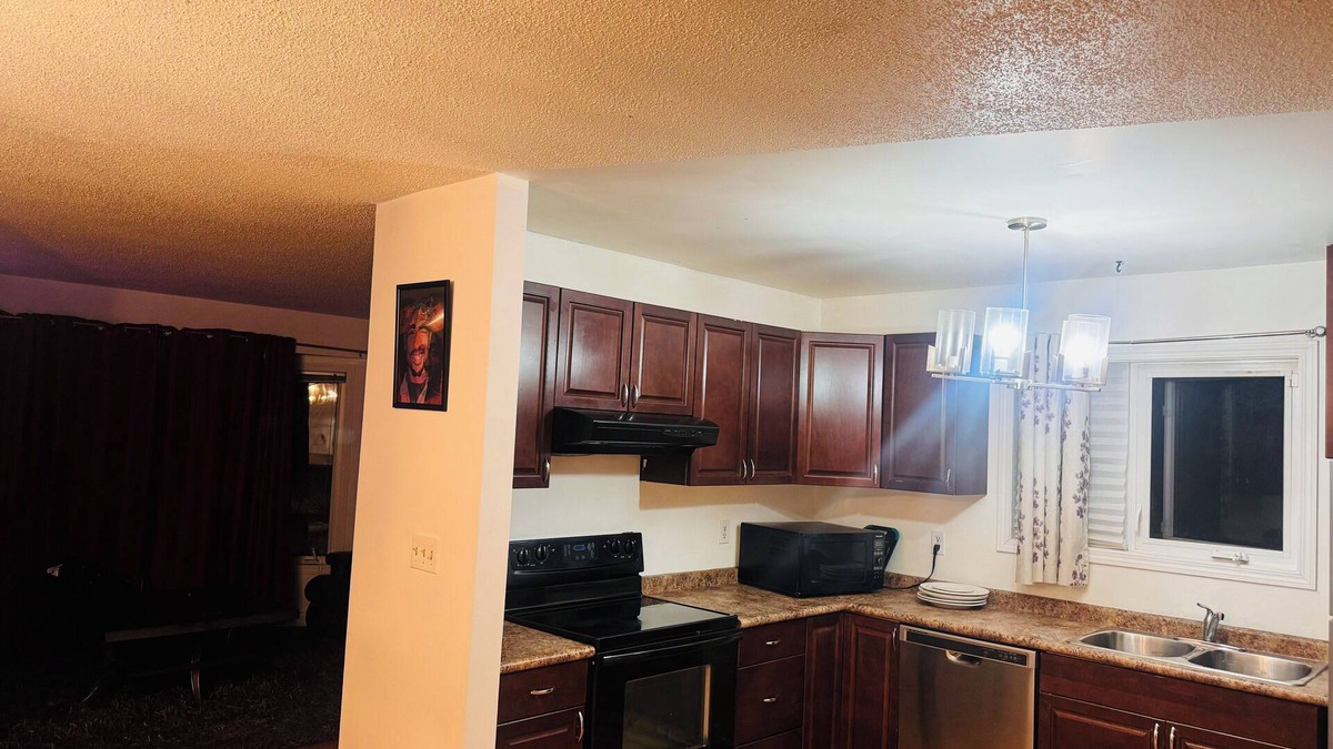 Northeast Edmonton House | Neon Lights Staycation. 4 BDR, Jacuzzi, VIP Lounge, 2 Living Rooms.