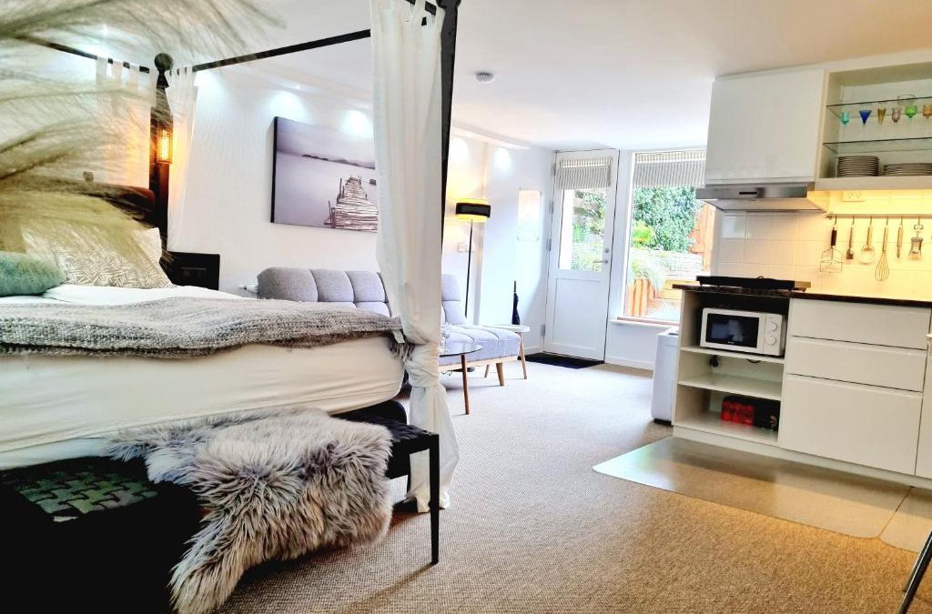 Tarnby Kommune Apartment | Neptun Studio-apartment with terrace.