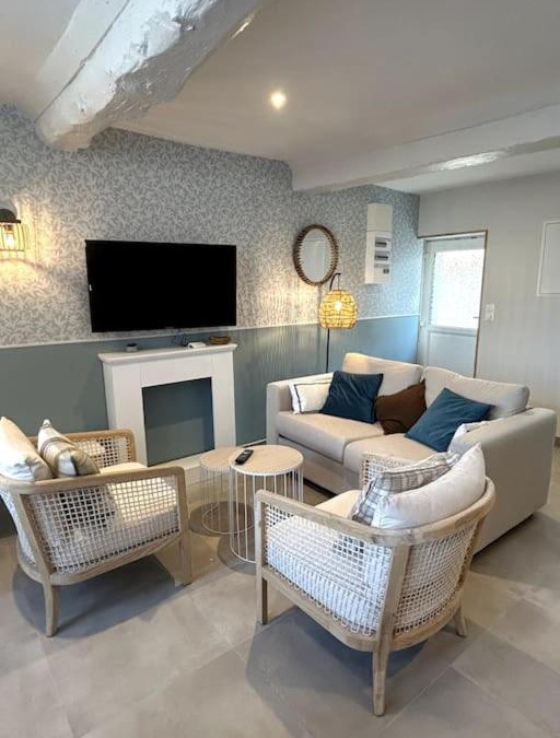 Douvres-la-Delivrande House | Neptune - SILS