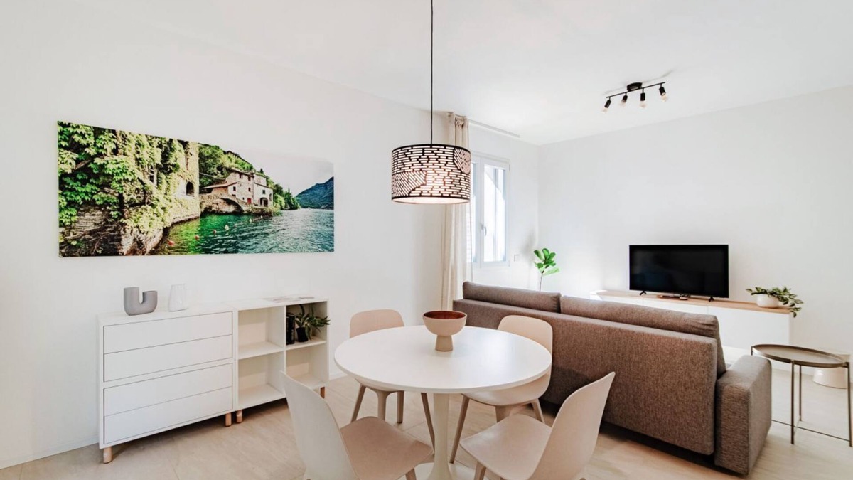Como Apartment | Nesso: Elegant three-room apartment with 2 balconies