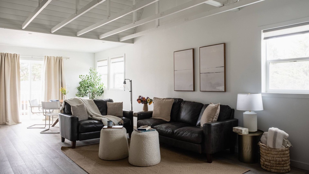 Neskowin Apartment | Nest Market Loft -2 bed lux Neskowin loft. Steps to beach & market. Great rates!
