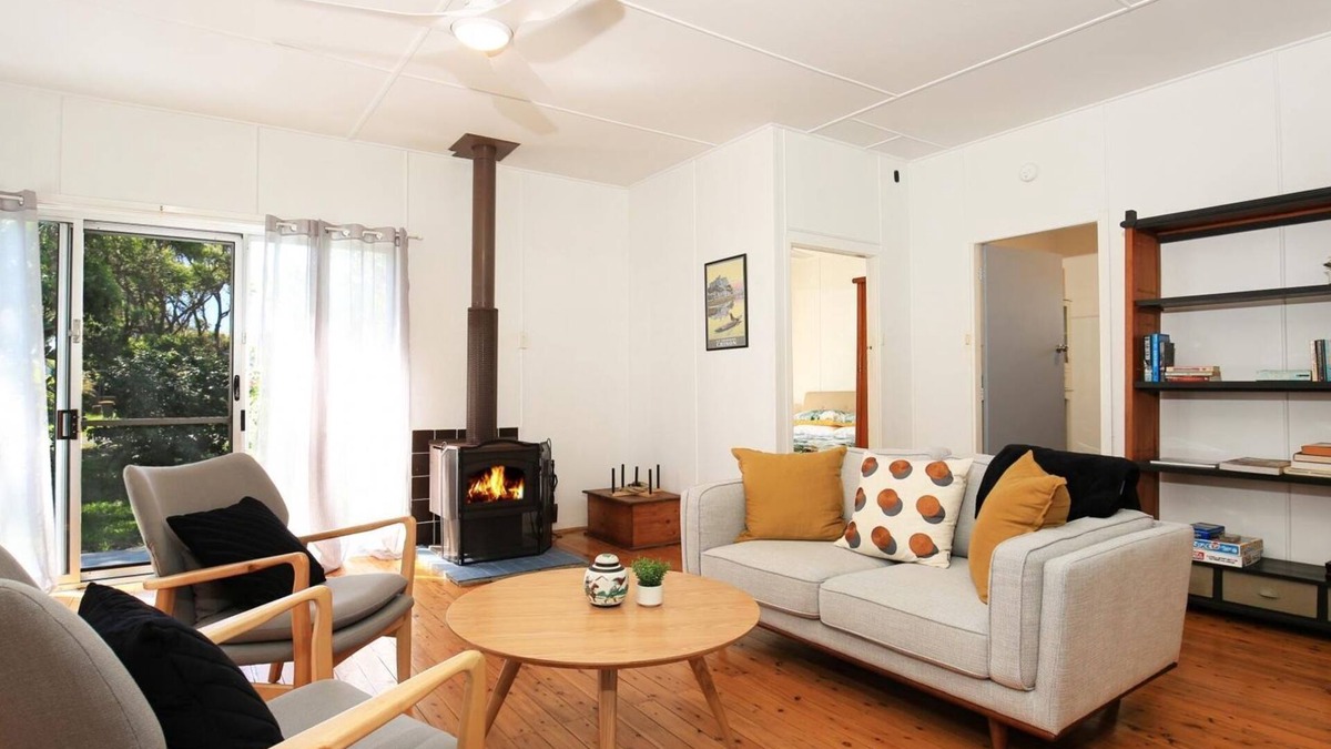 Currarong House | Nest - Pet Friendly - 2 Min Walk to Beach