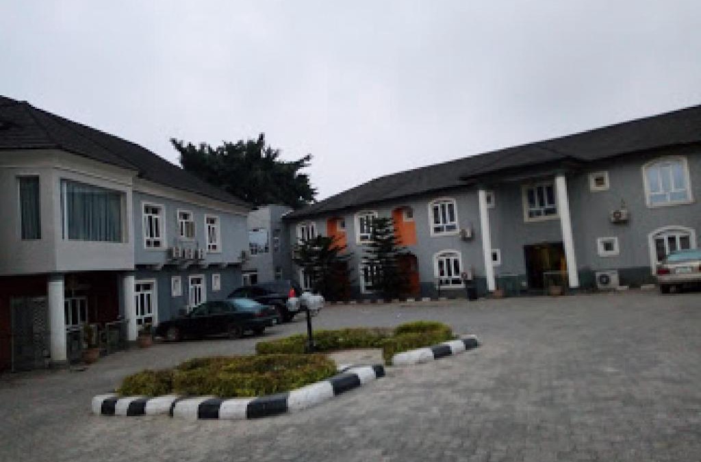Ibadan Cabin | Nest Spa And Suites - Standard Executive
