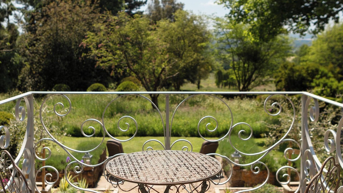 Pulborough House | Nest Stay - Two Luxurious Properties Rented Together