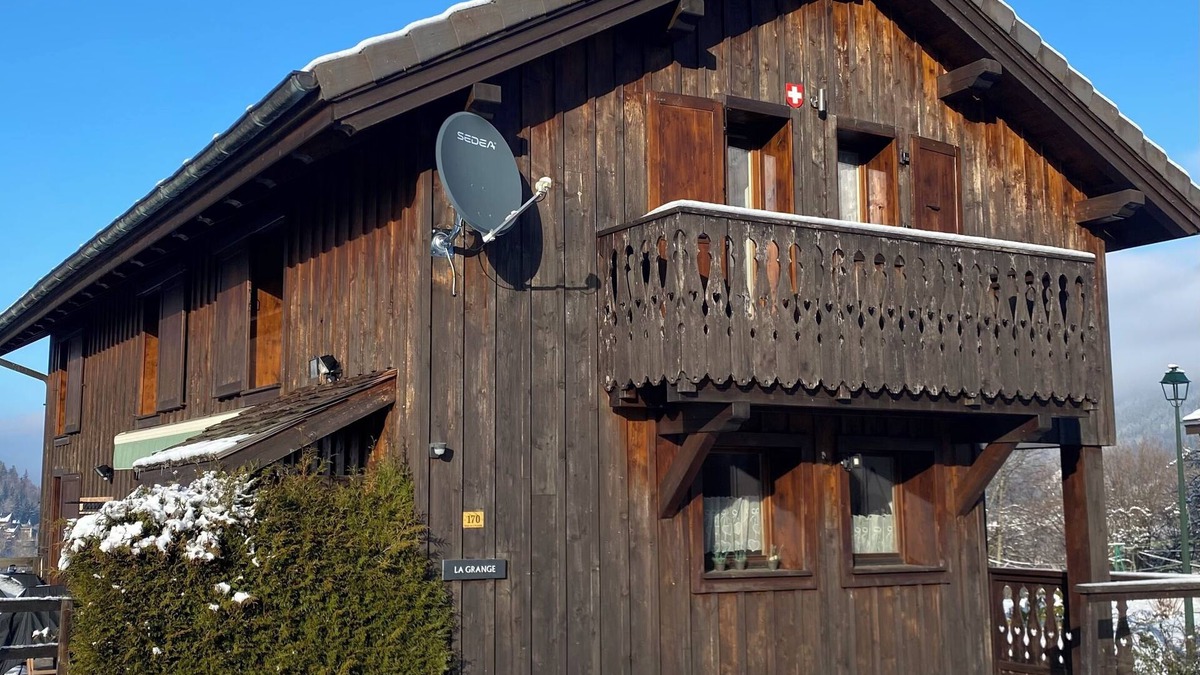 Seytroux Ski Chalet | Nestled between the mountains and the lake you will find this charming chalet!