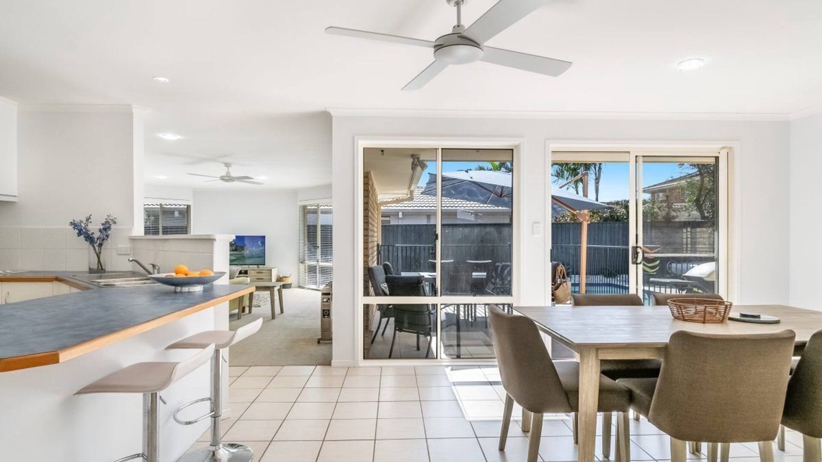 North Creek Apartment | Nestled in a quiet street, it is within a 5 min walk to the stunning Seven Mile.