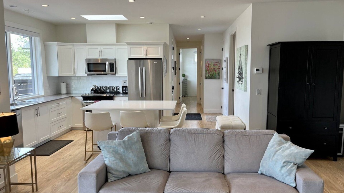Southwest Mission Cottage | Nestled in nature, enjoy this modern, private cottage! Pet Friendly. Free Pkg.