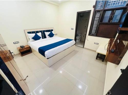 Mahipalpur House | Nestled in New Delhis Mahipalpur district