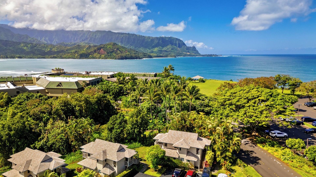 Princeville Villa | Nestled in Unbeatable Location, offering a rare Combination of Comfort & Beauty