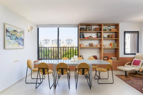 Tel Aviv Apartment | Neta's Central Gem with Bomb Shelter in Tel Aviv