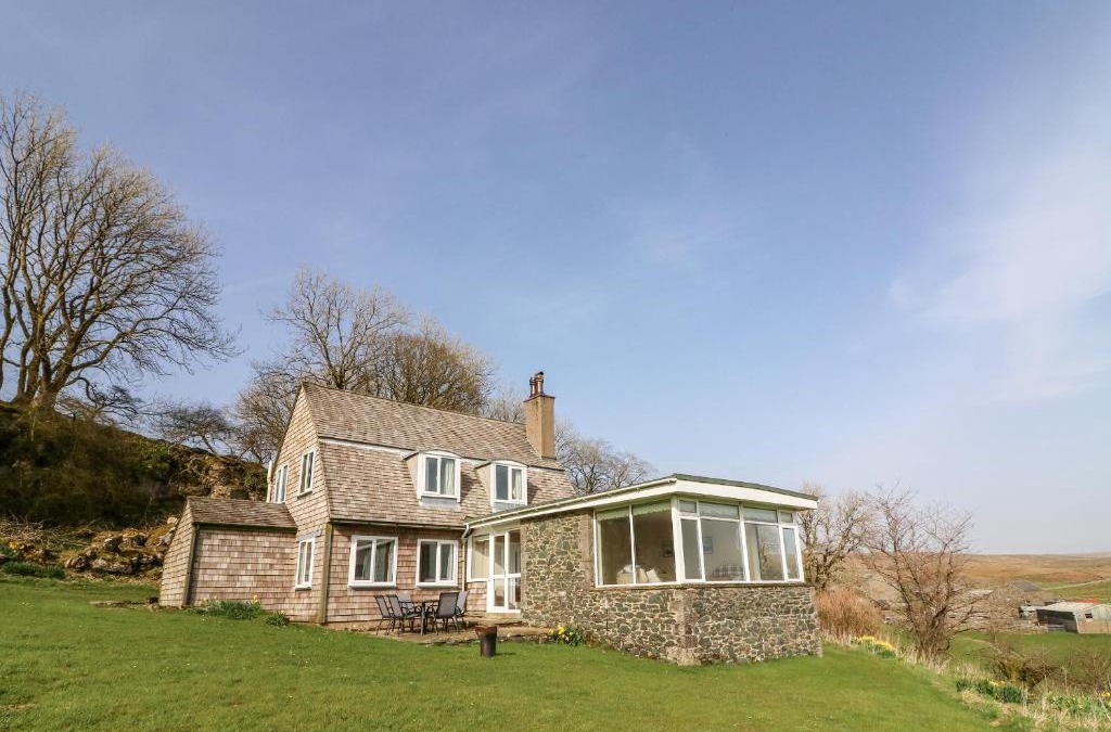 Fourstones Near Bentham House | Netherscar