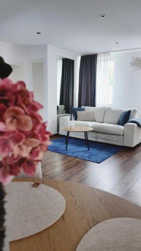 Glauchau Apartment | Neu! FeWo Glauchau am Schloss Wlan Netflix Disney