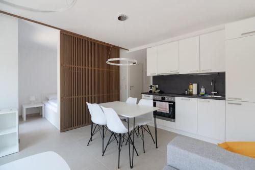 Meidling Apartment | Neu und hell in zentraler Ruhelage mit Parkplatz
