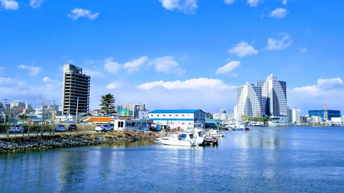 Sokcho Condo | NEW! 주중할인! 울산바위 최고의전망 편안한 쉼이 되어드릴 하이디타운하우스~!