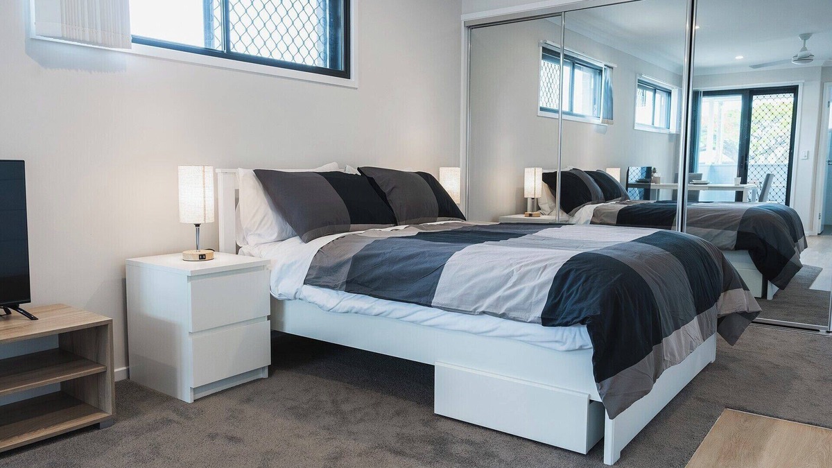 Wynnum Apartment | New 1 bedroom micro apartment for 2