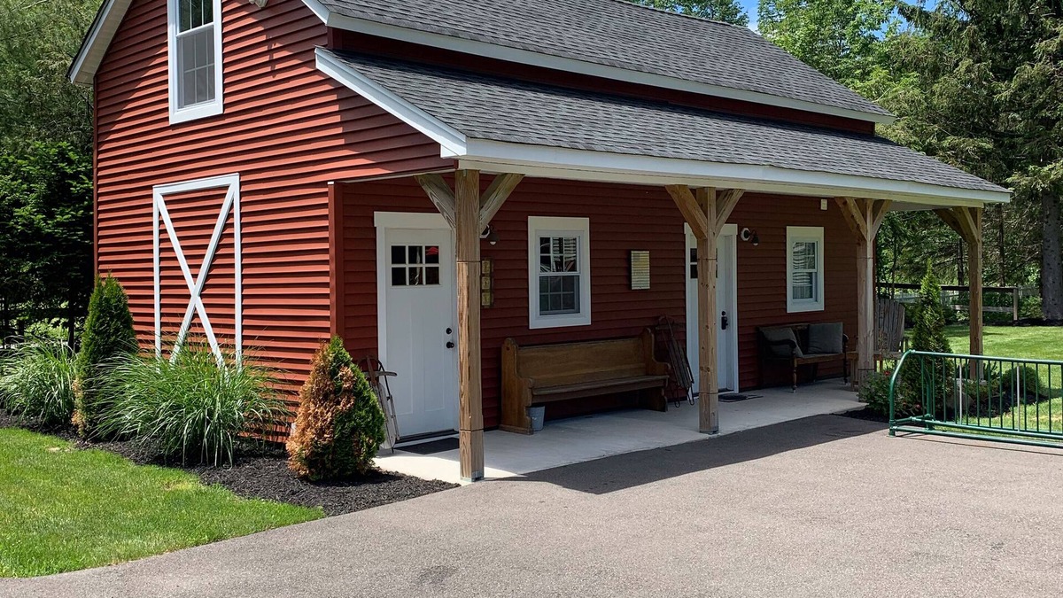 Hunter House | New 1 Br Barn Apartment near Schoharie Creek in Hunter Village
