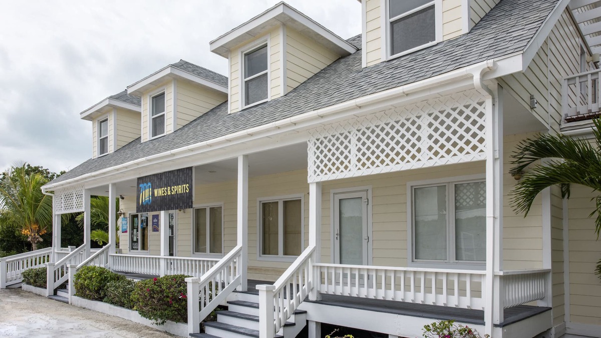 Rock Sound House | New 2-Bedroom Apt. In-Town Location, Walk to Stores, Restaurants
