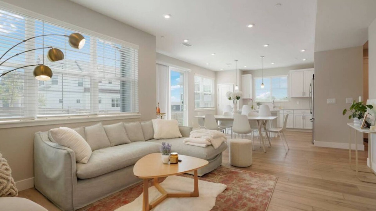 Barths House | New 3-bedroom Townhome in Edgewater with Attached Garage and Fenced Yard