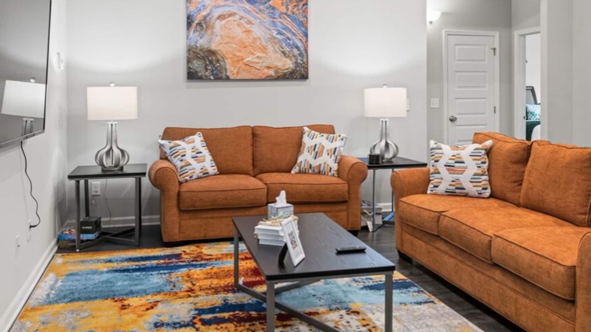 Spring Hill House | NEW 3-BR townhome in delightful Spring Hill with WiFi, AC and many amenities