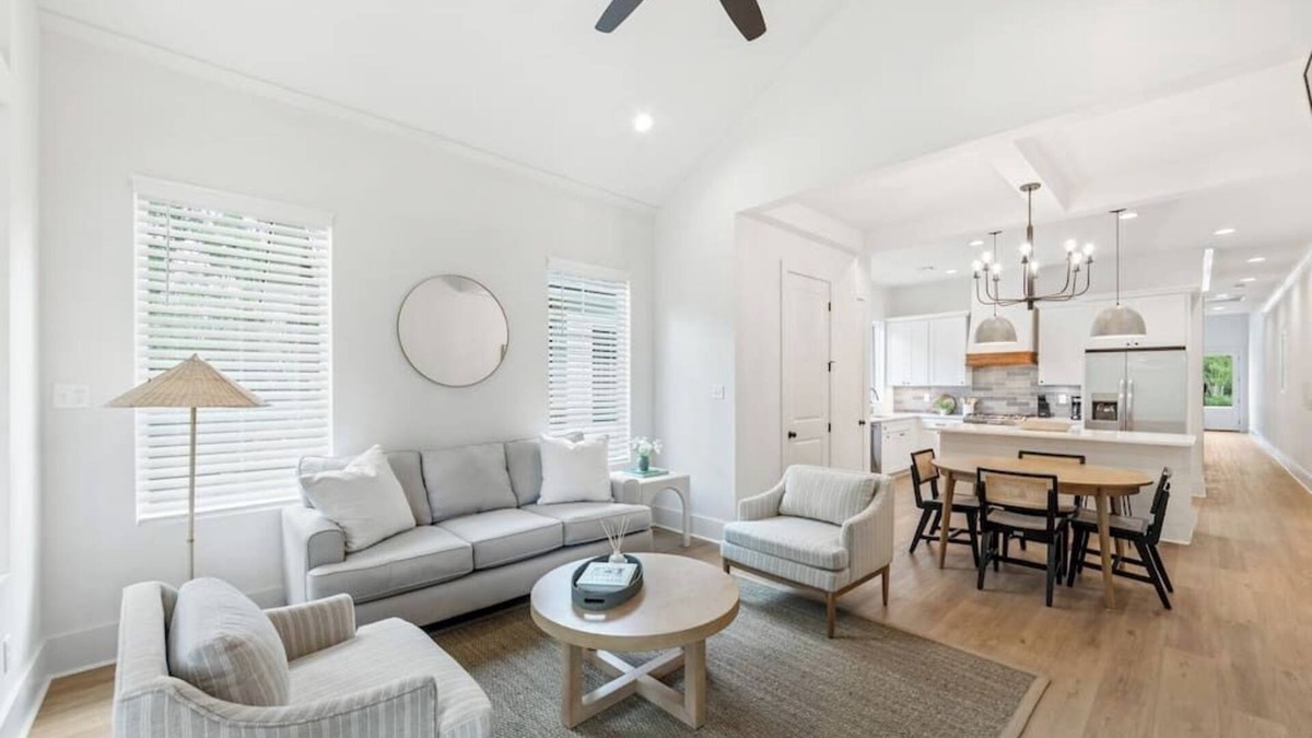 Lafayette House | New 3BR - King Bed - Garage - Near Hospital