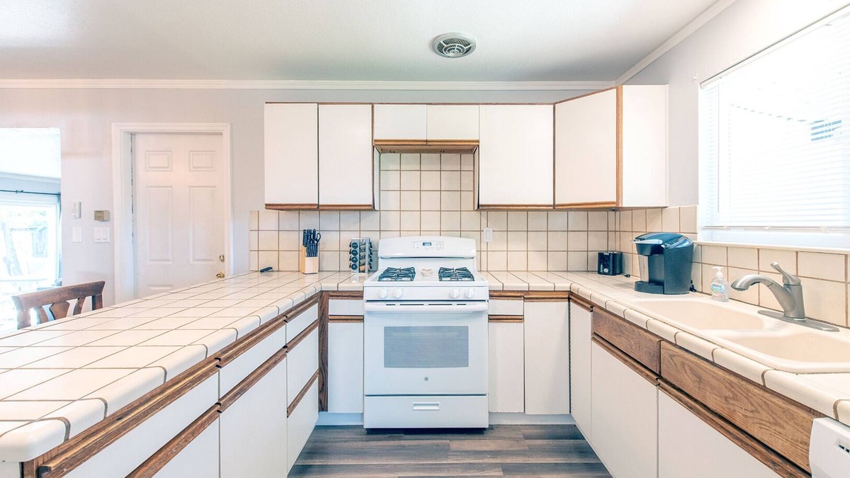 Shasta View House | NEW 3BR SMARTHOME W/WIFI | GAMES | GOOD LOCATION