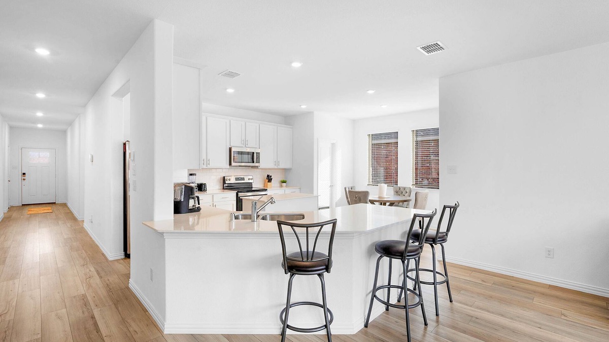 Fate House | New 4-bed, 2 bath, serene, stylish, amenity-rich haven for comfort and luxury.