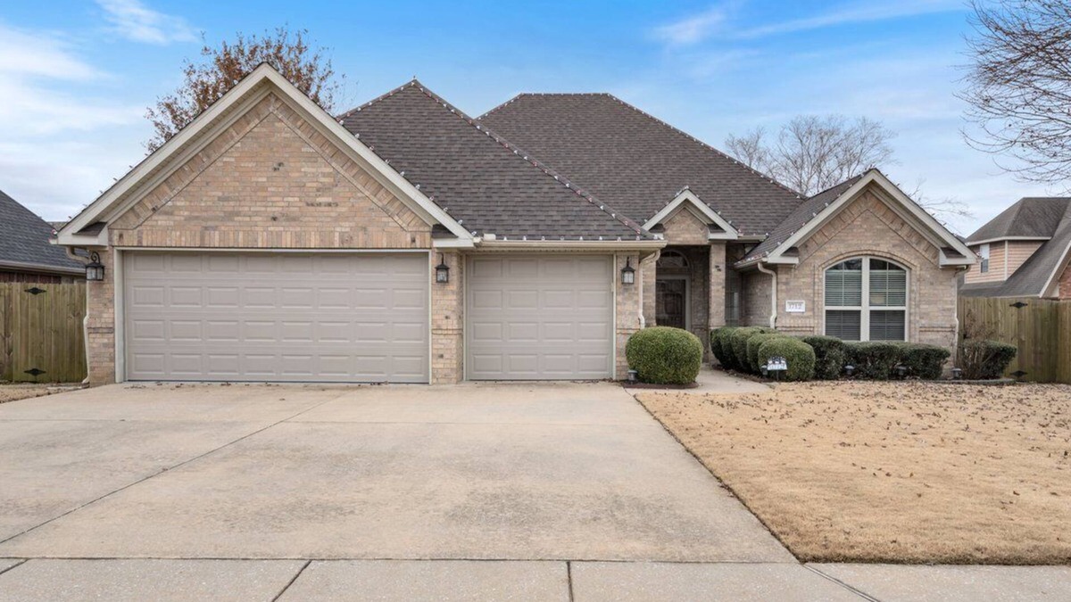 Rogers House | New! 4-Bedroom Home Near Pinnacle Hills Mall, AMP, & Trailhead! Great Location!