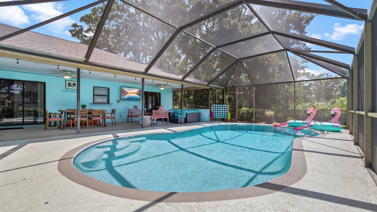 Palm Bay House | New! 4 Bedroom w/Private Heated Pool! Pool Table! 4 TVs