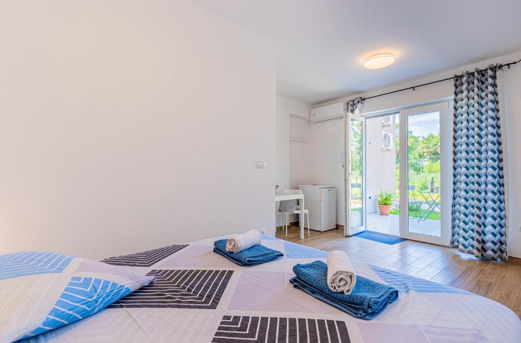 Cres House | New 4 star Room M&A in town Cres
