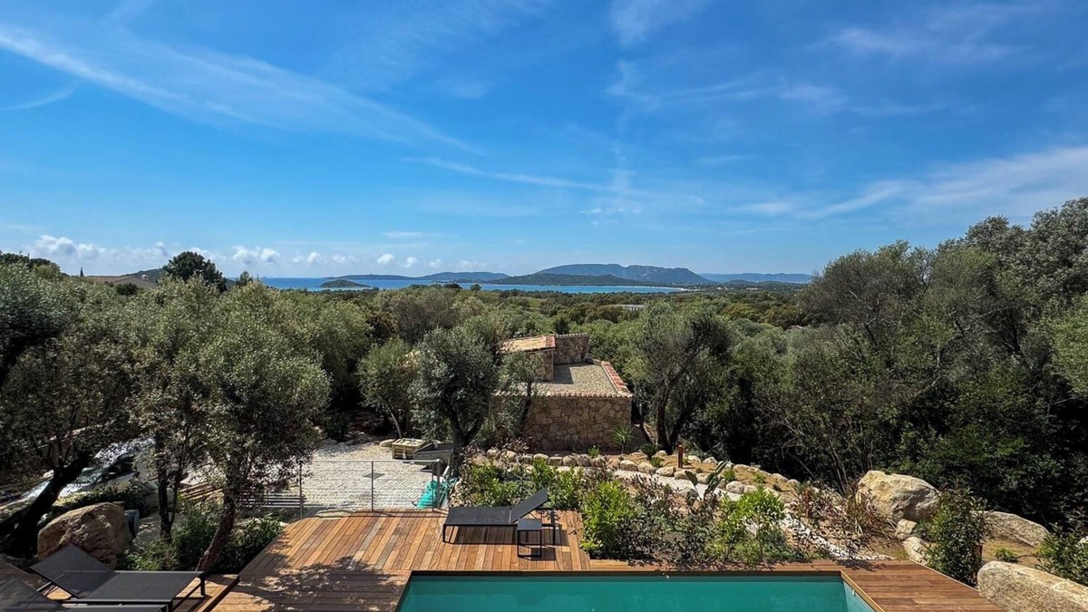 Cirendinu Villa | New 4bed 8pers sheepfold-style villa with swimming pool, splendid sea view over St Cyprien.