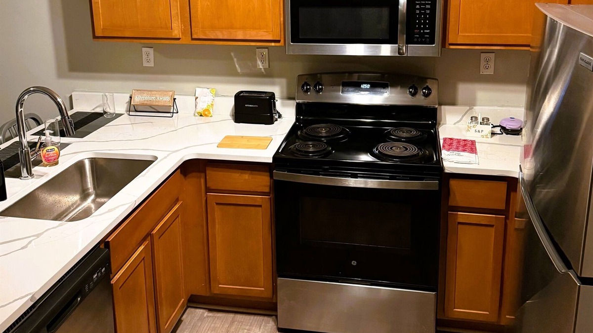 Burns Park Apartment | * NEW * 4BR Retreat | Heart of Campus w/Parking