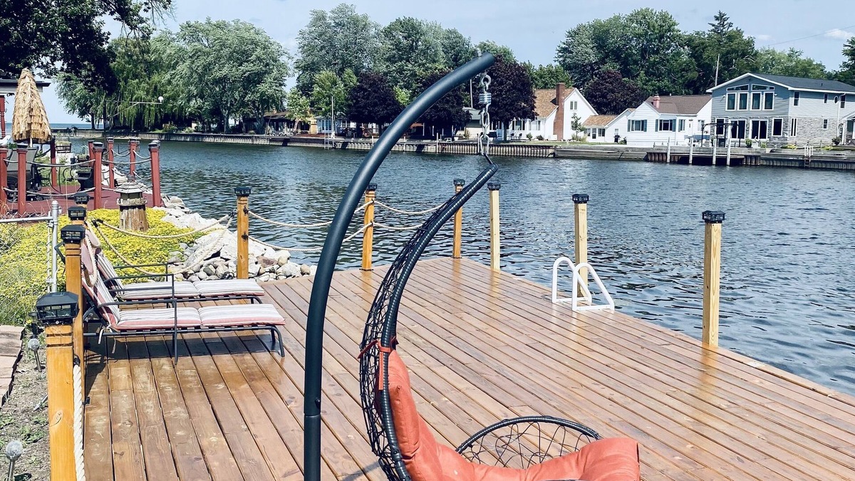 Bay City House | New! 4brm lodge with private dock
