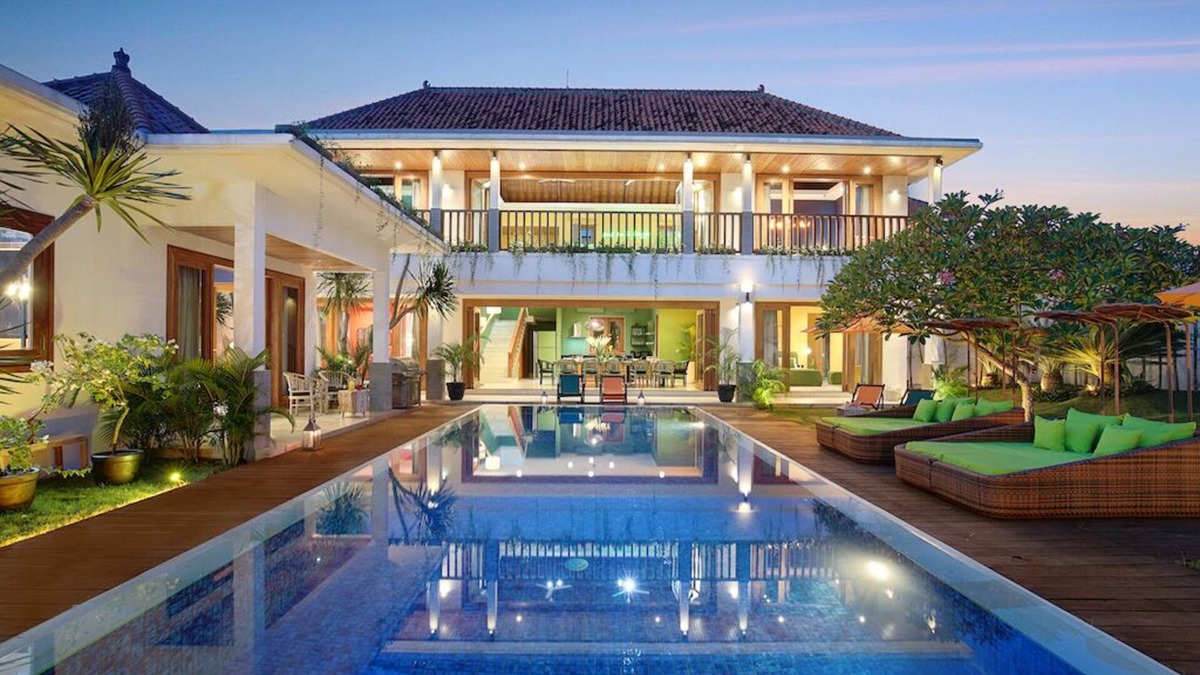 Berawa Villa | New! 6bed Canggu Atlas Villa: Staff*Brunch*BBQ*Pool Table* 5mins walk 2 Beach