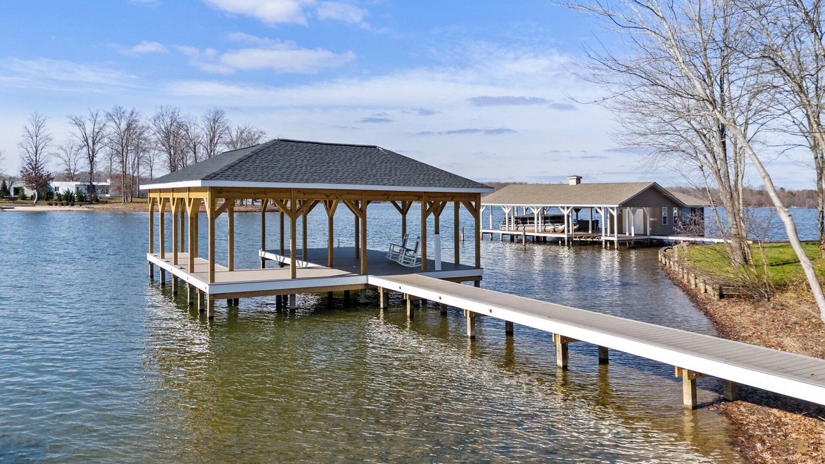 Bumpass House | NEW 6BR Luxury Lakefront Lake Anna Boathouse!