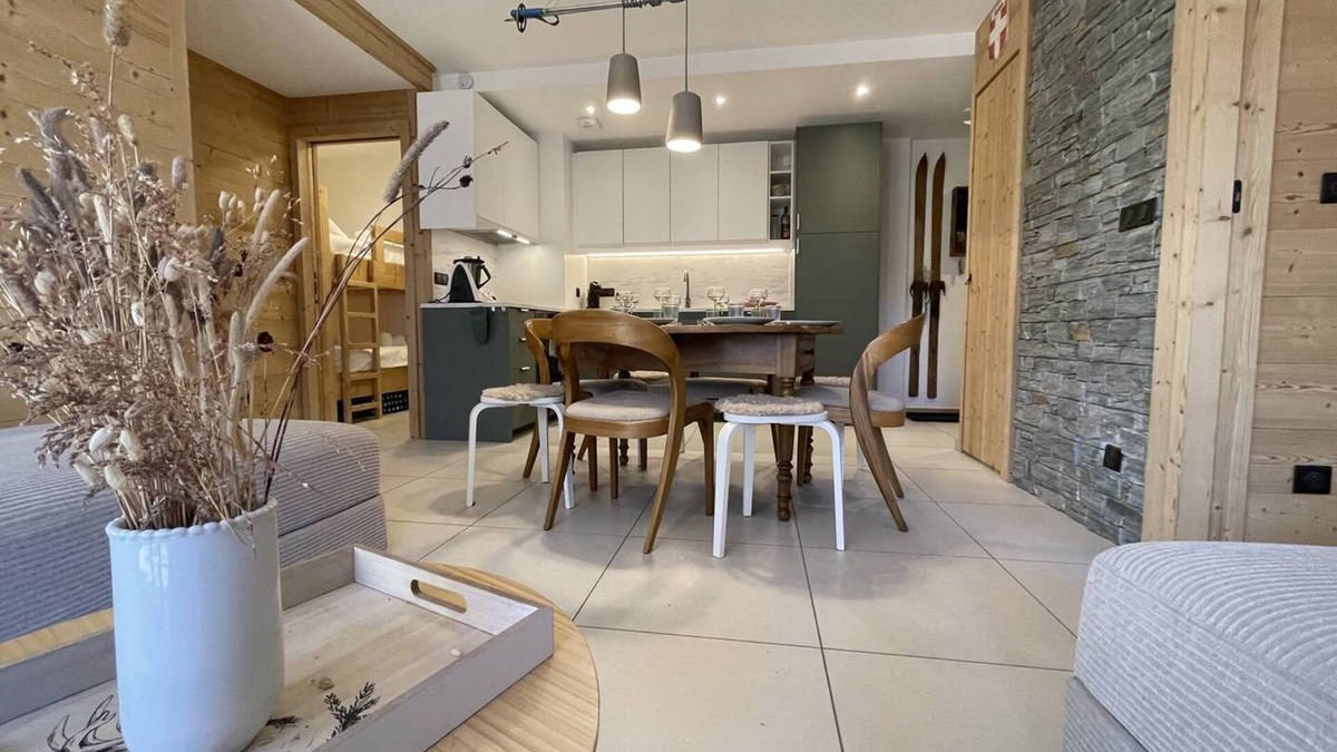 Saint-Sorlin-d'Arves Apartment | New 8-person flat in the heart of the village